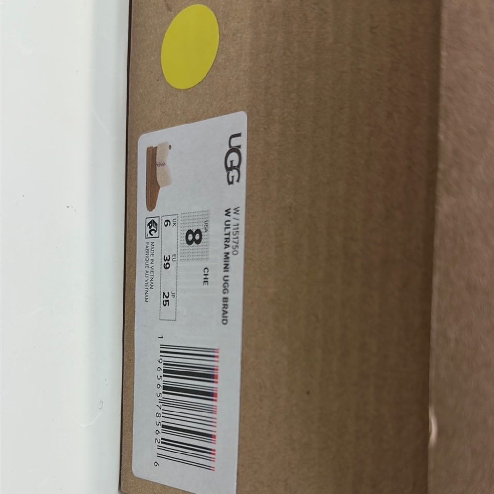 Brand new but one side faded. Ugg Ultra Mini Braid - Picture 12 of 15